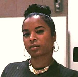 Meet your Posher, Leanna